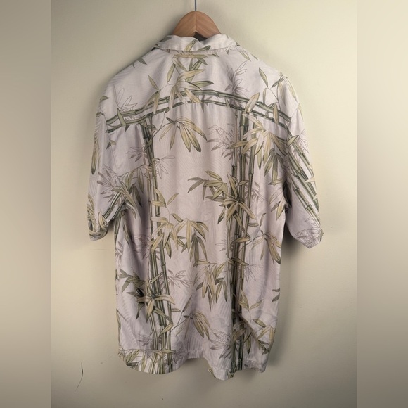 Tommy Bahama Silk Men's Bamboo Print Short Sleeve Button Down Top Vacay LG - Picture 2 of 9